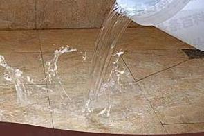 穆棱漏水维修 免砸砖防水材料该如何施工